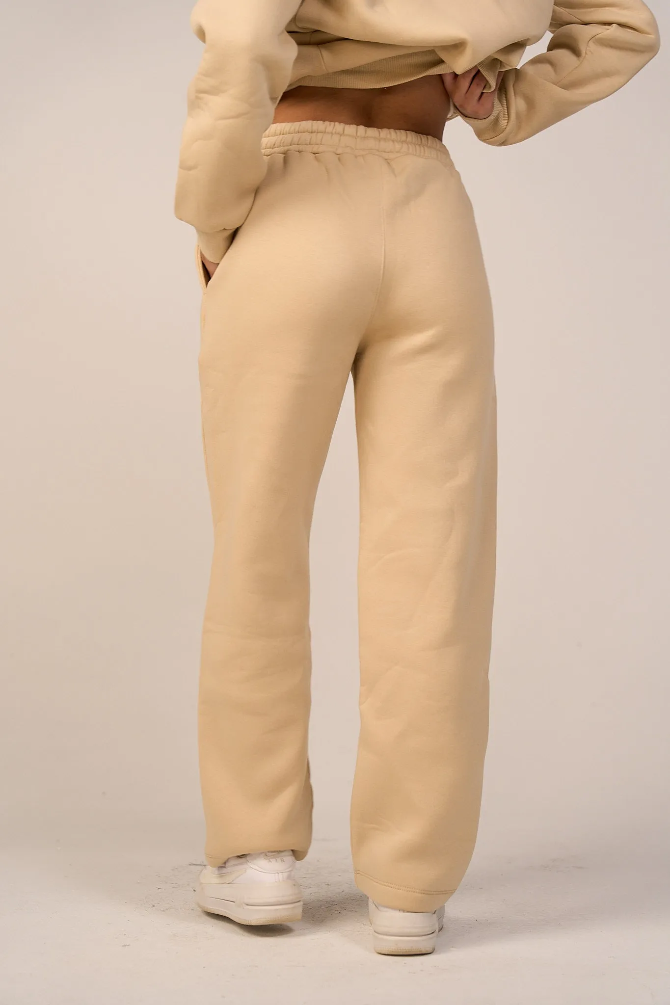 Crew Neck Pullover & Sweatpants - Set - Beige