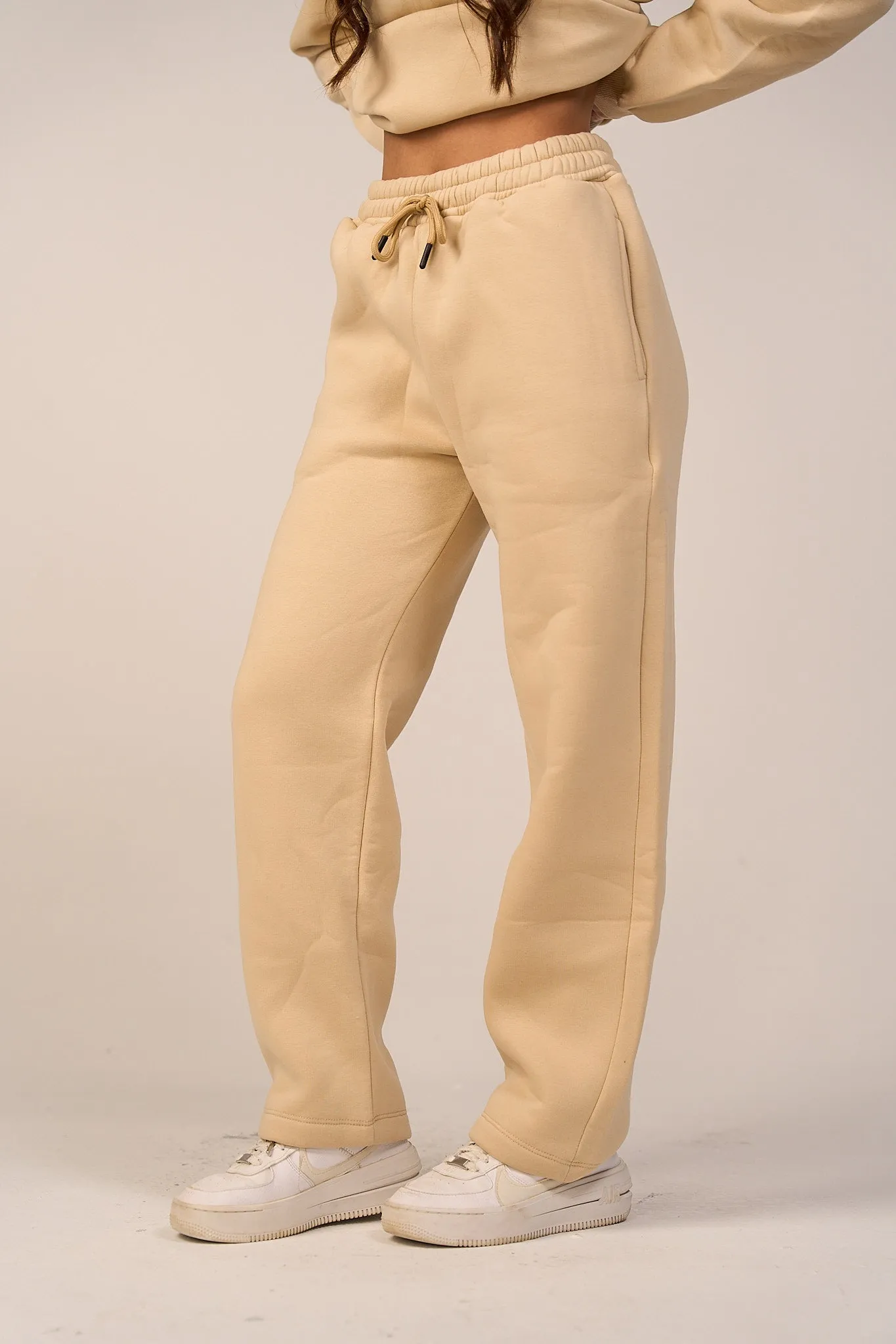 Crew Neck Pullover & Sweatpants - Set - Beige