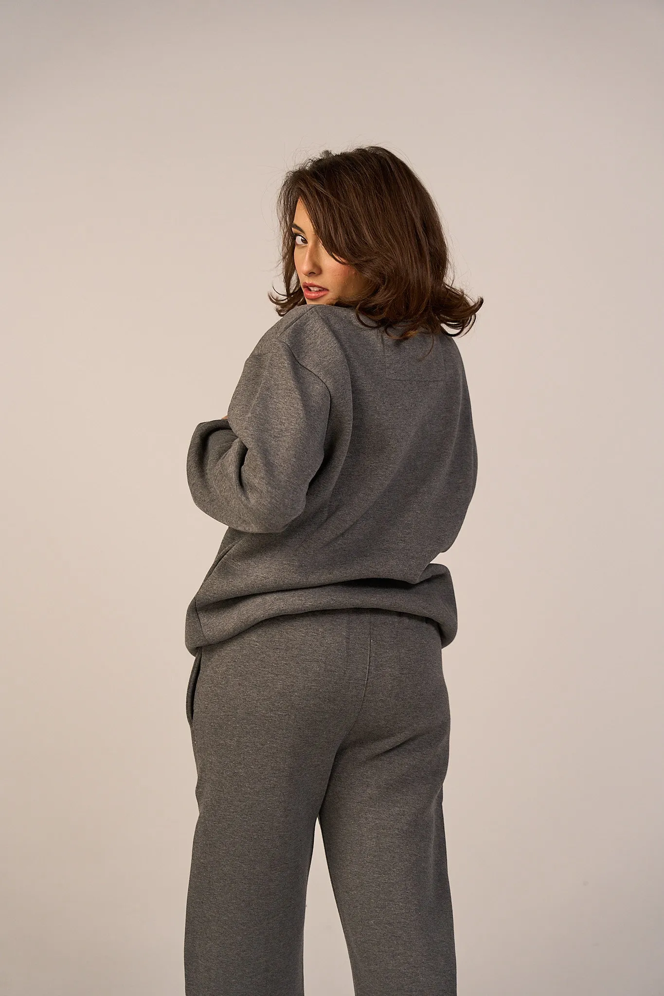 Crew Neck Pullover & Sweatpants - Set - Gray