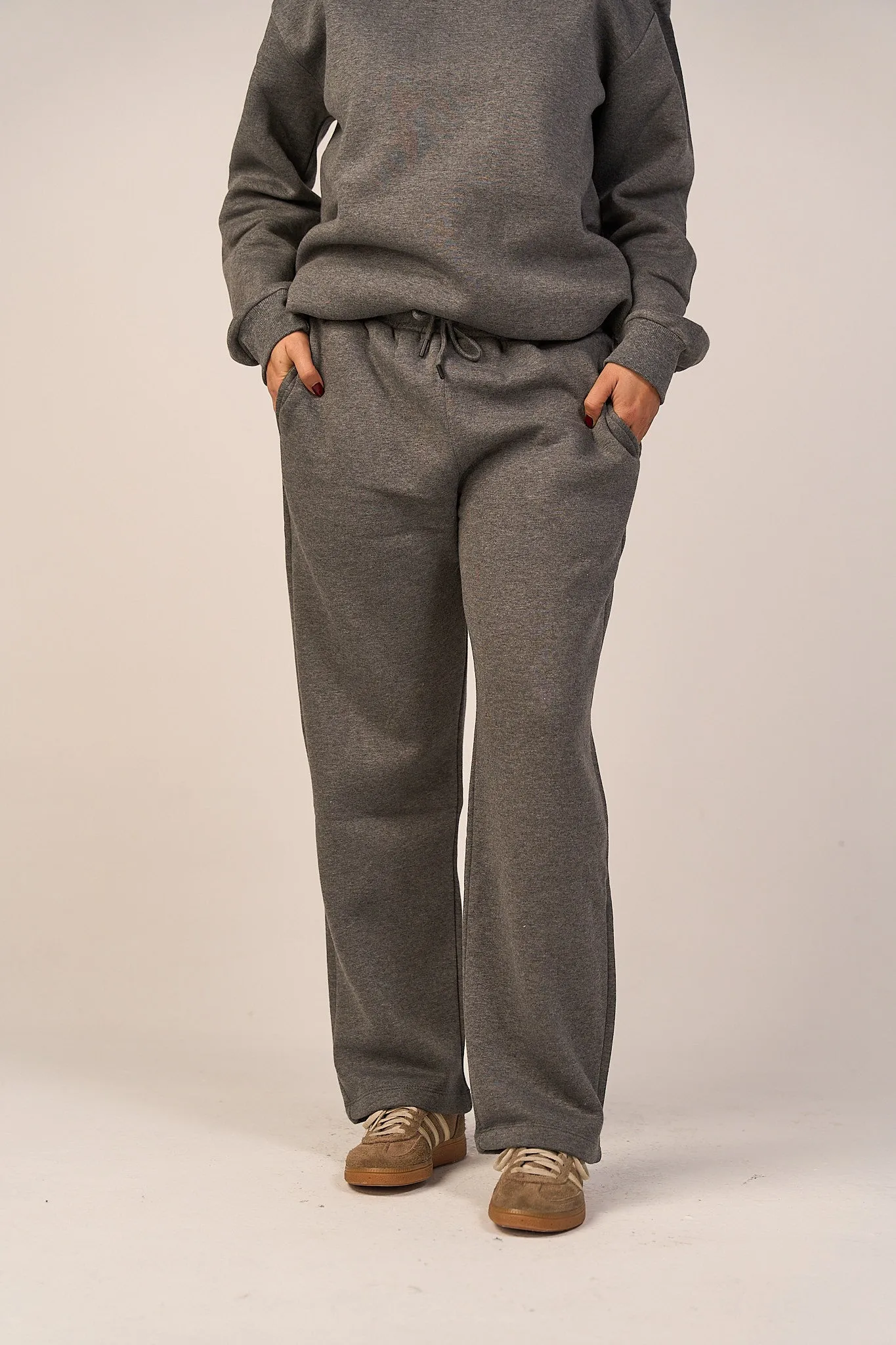Crew Neck Pullover & Sweatpants - Set - Gray