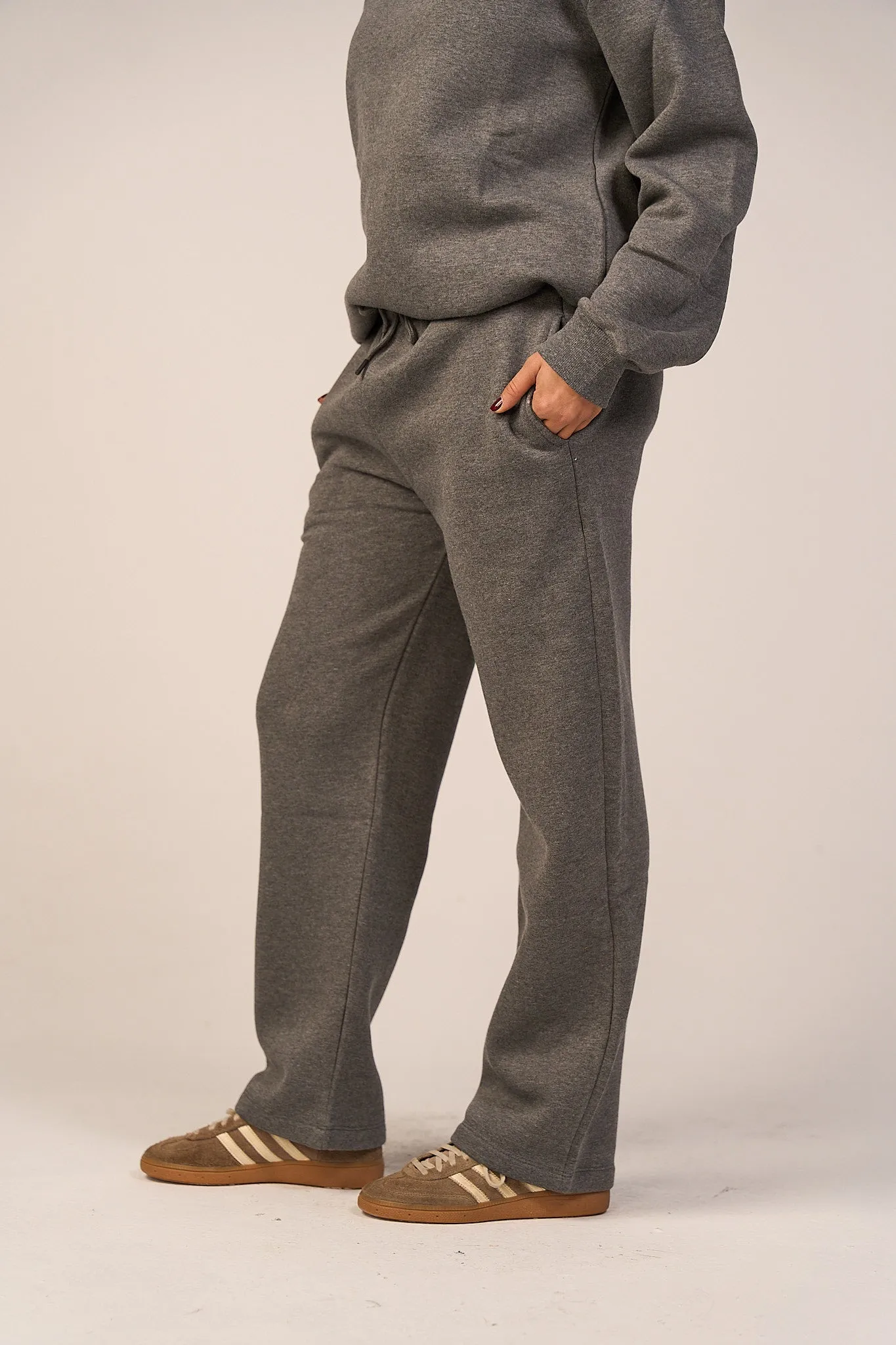 Crew Neck Pullover & Sweatpants - Set - Gray