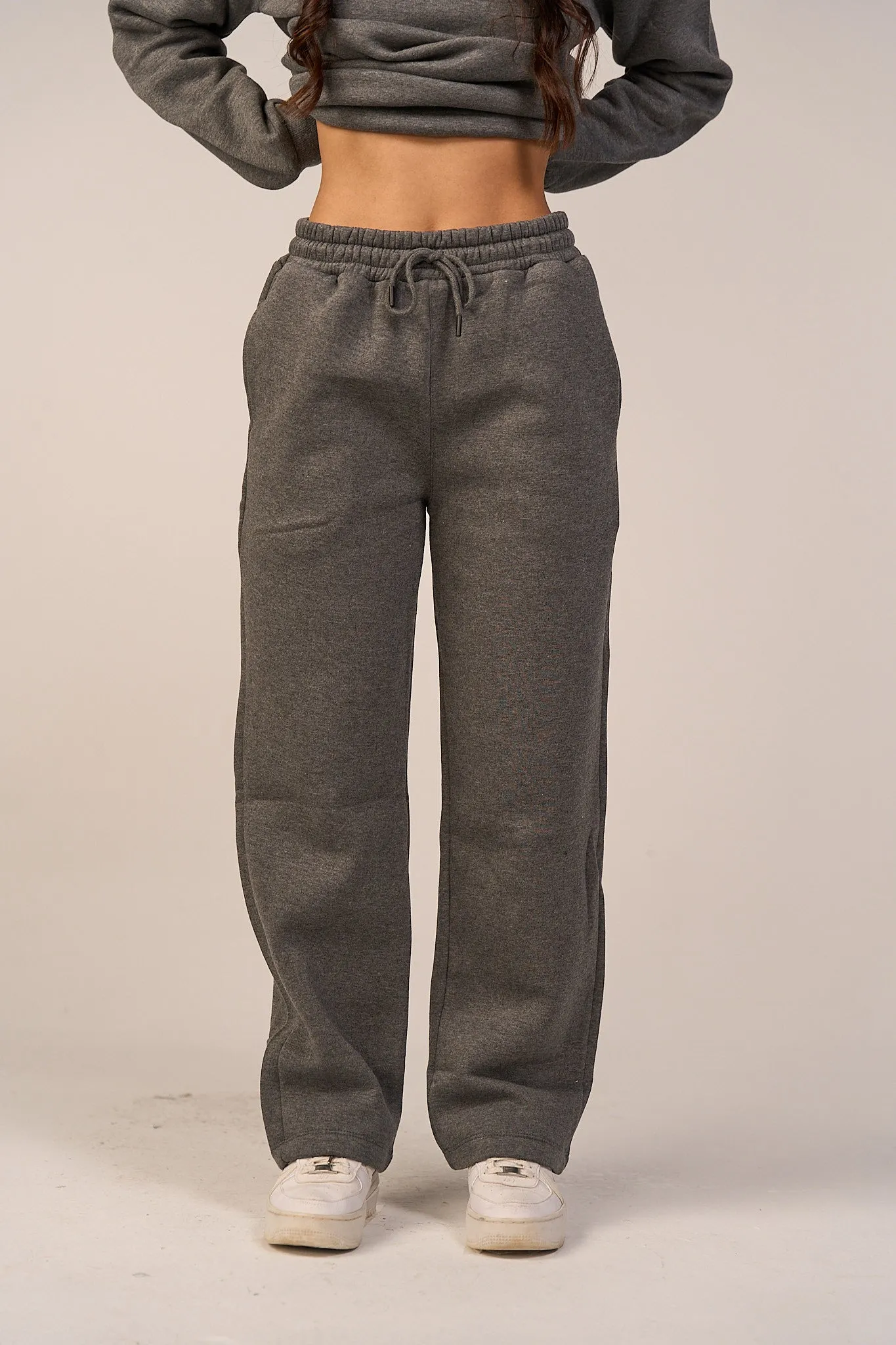 Crew Neck Pullover & Sweatpants - Set - Gray