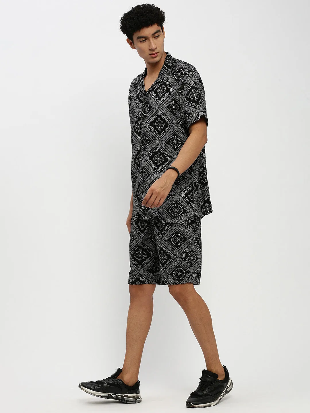Men Black Ethnic Motifs Printed Shirt And Shorts