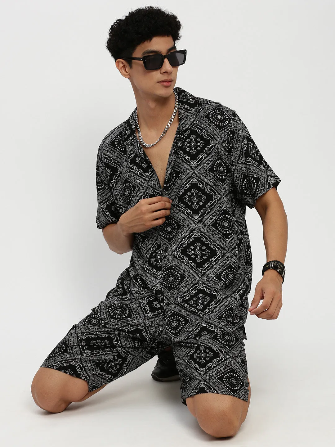 Men Black Ethnic Motifs Printed Shirt And Shorts