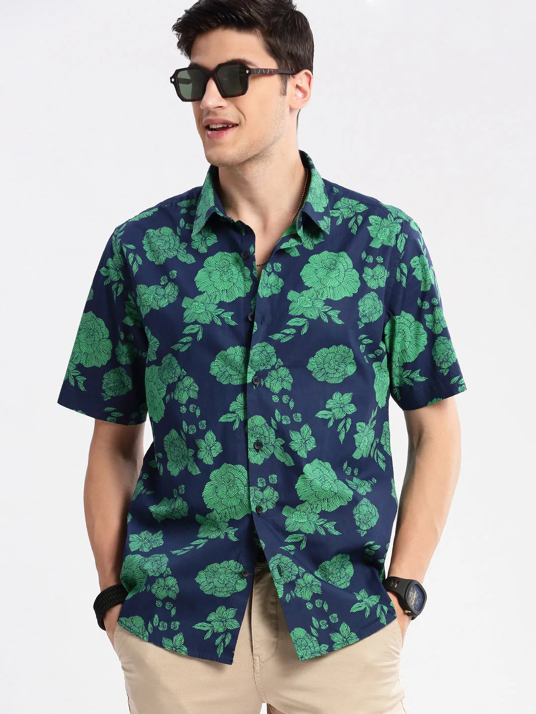 Men Navy Blue Standard Slim Fit Floral Printed Cotton Casual Shirt