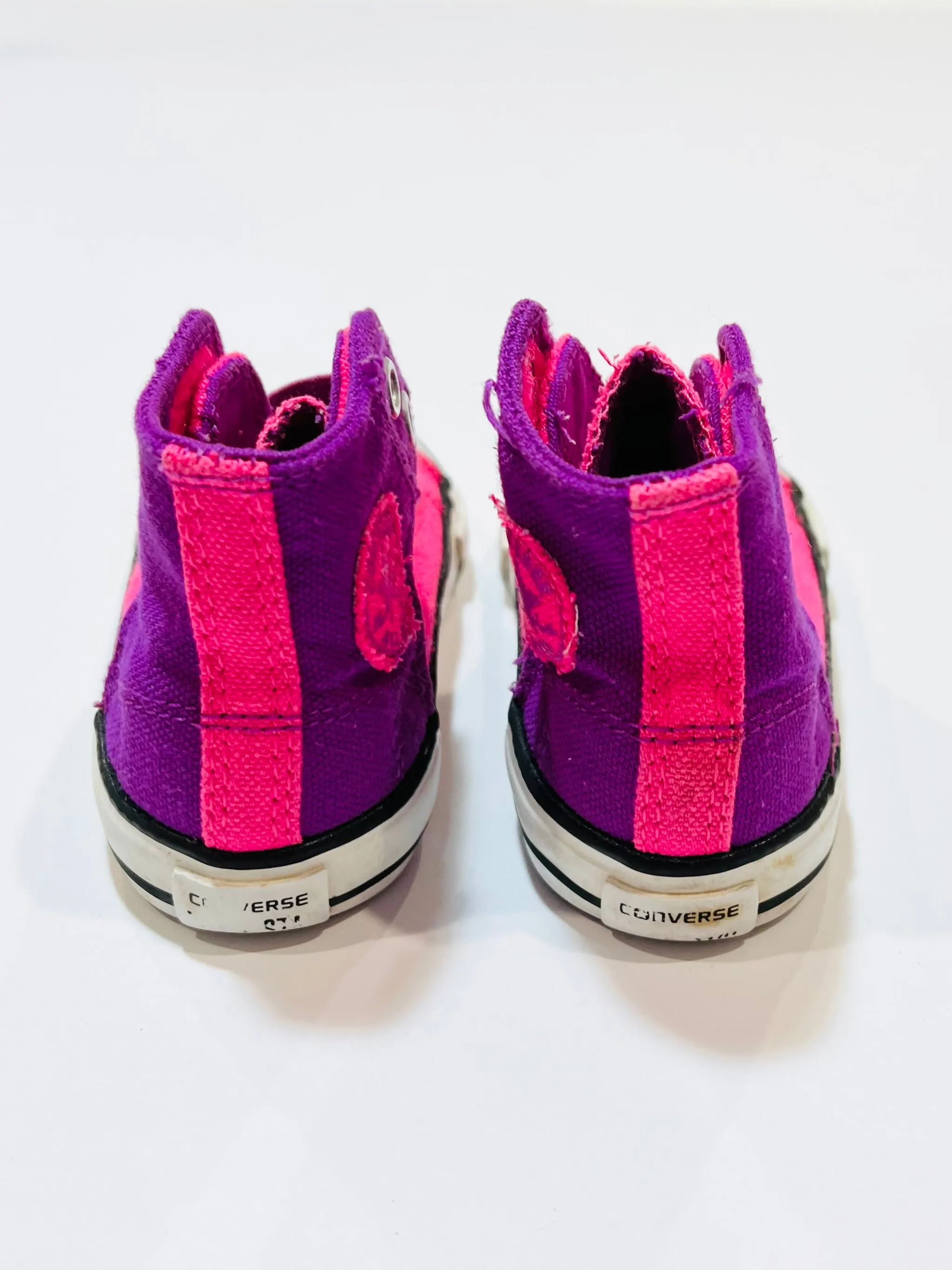 Pink high top Chucks - Size US6